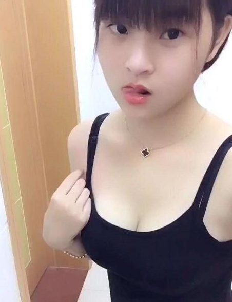 00后可爱的小芳，粉嫩嫩